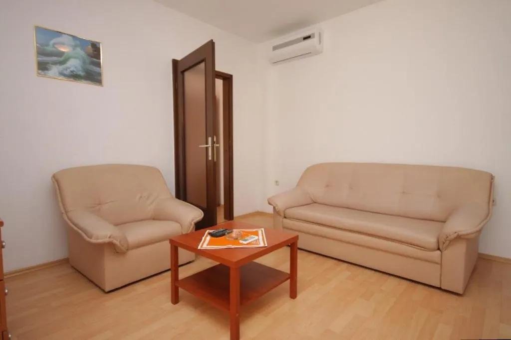 Apartments With A Parking Space Mali Losinj
