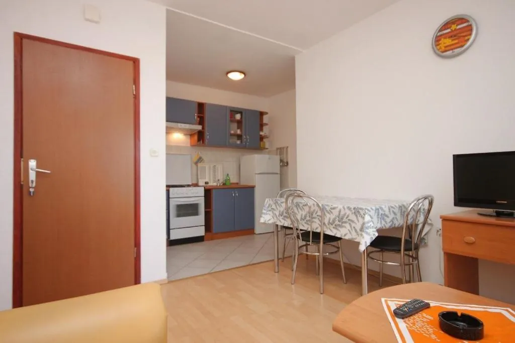 Apartments With A Parking Space Mali Losinj
