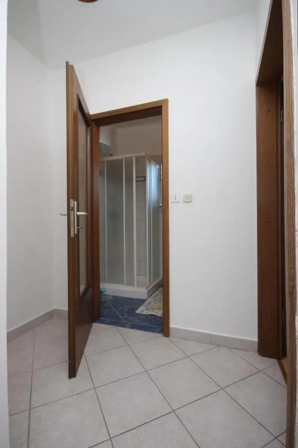 Apartments With A Parking Space Mali Losinj