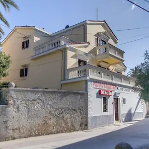  Apartment Andrino